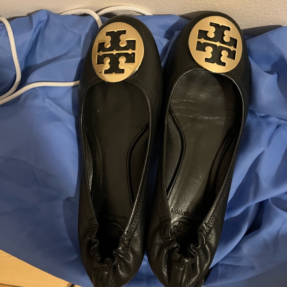 Tory Burch Black Flats with Gold Emblem - Picture 6 of 8